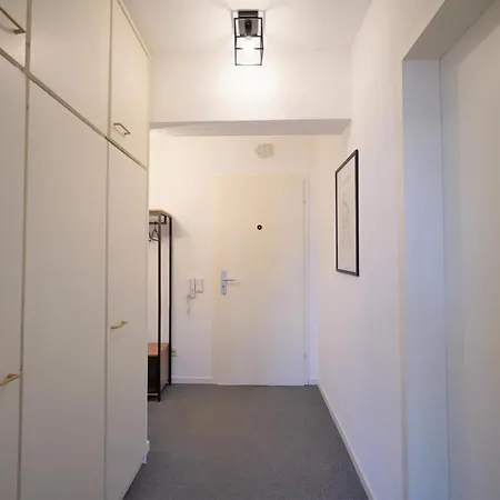 Dein Flughafen Messe Nahe Duesseldorf 1 شقة *