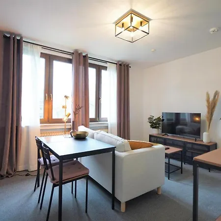 Dein Flughafen Messe Nahe Duesseldorf 1 شقة *